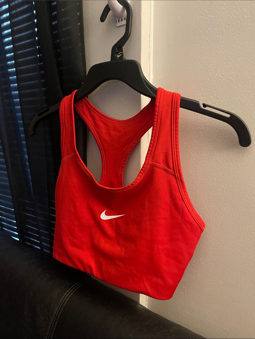 Nike Victory Compression Sports Bra Women's Candy Apple Red Size Medium NWOT - Picture 4 of 12